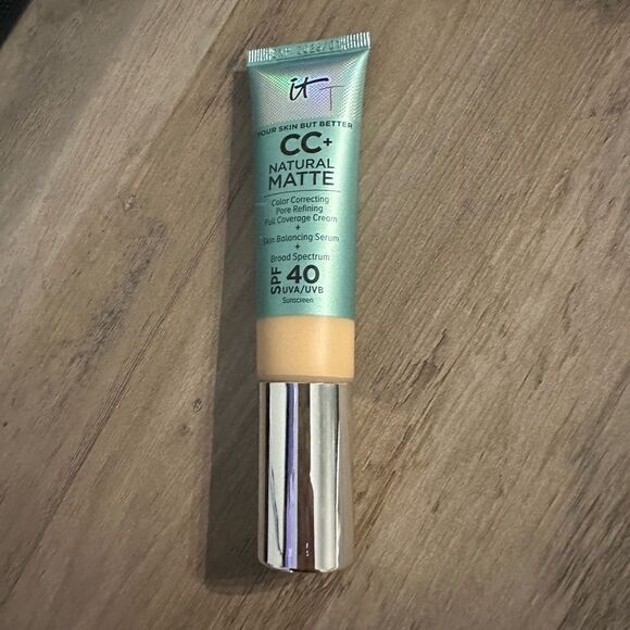 IT COSMETICS CC+ Cream Natural Matte Foundation with SPF 40- new without box - Picture 1 of 2